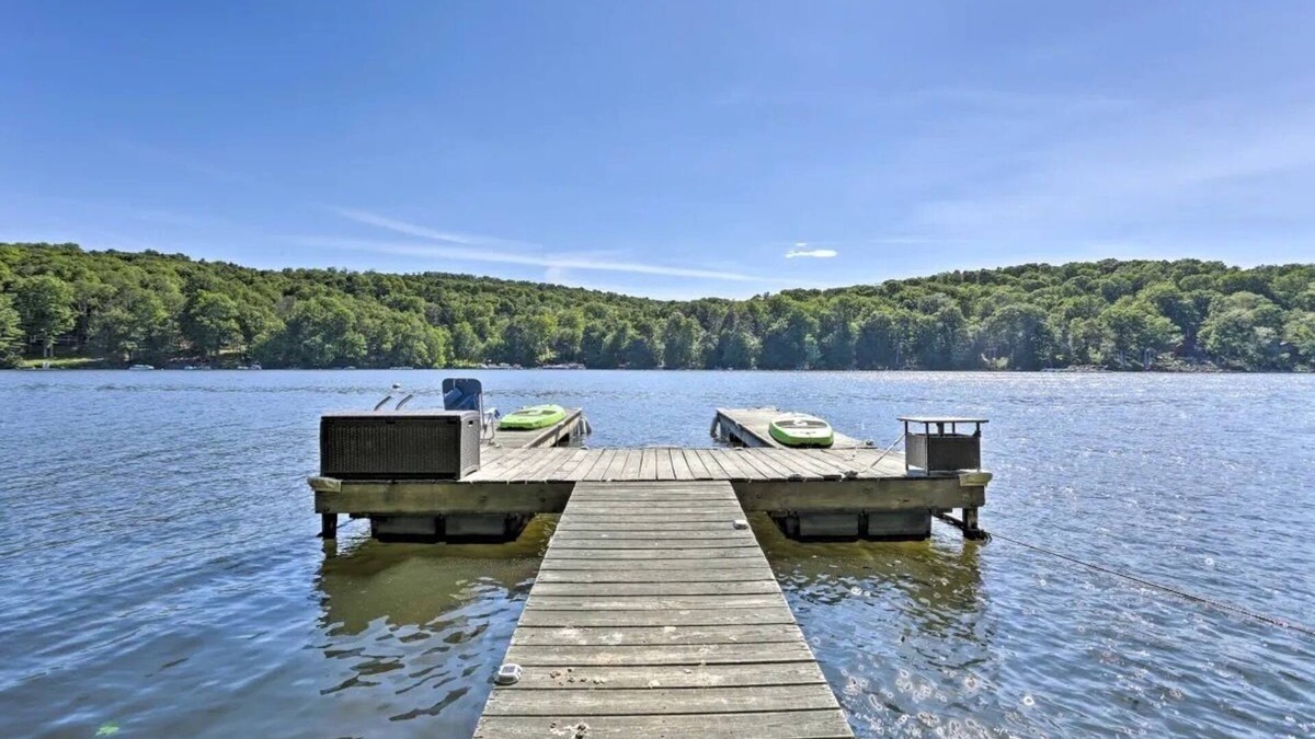 Greentown House | Gorgeous Waterfront, Private Dock,Kayaks,SUP's,Grill, FireTable, 3 Tier Deck