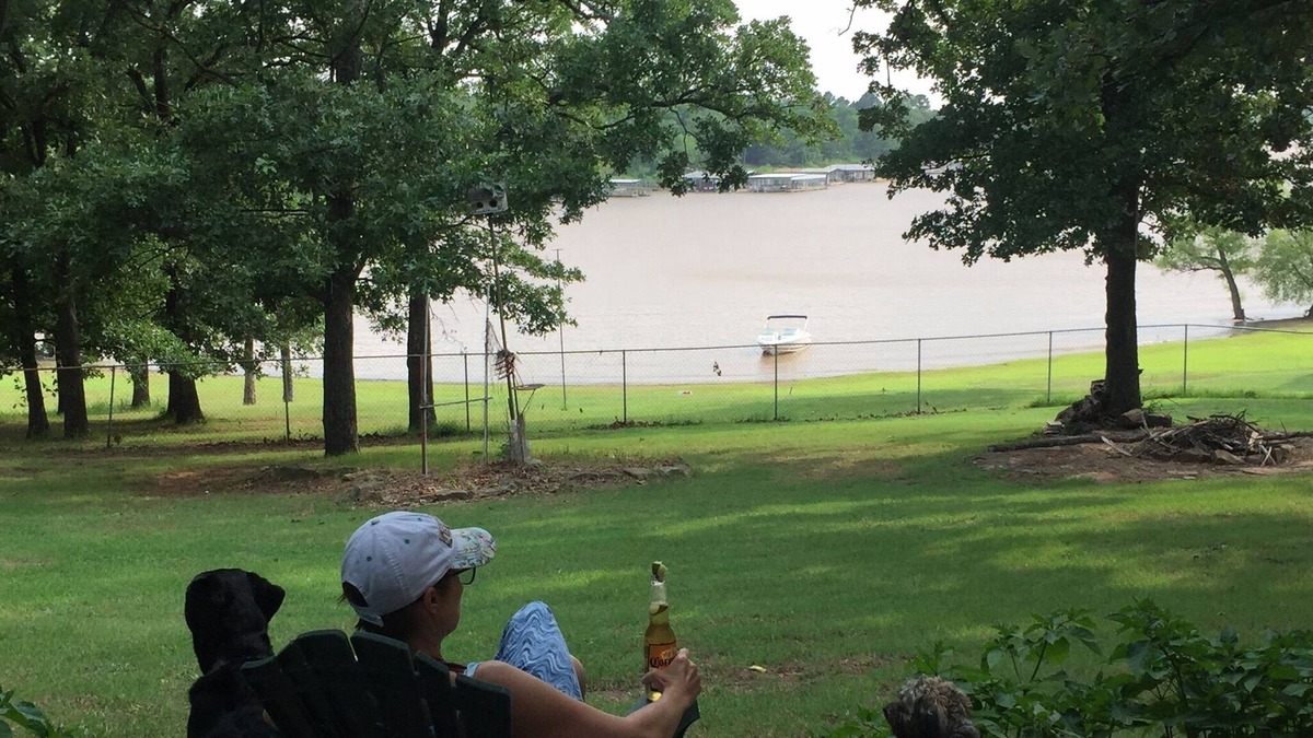 Checotah House | Gorgeous waterfront property, tons of room, sleeps 12 3200 sqft
