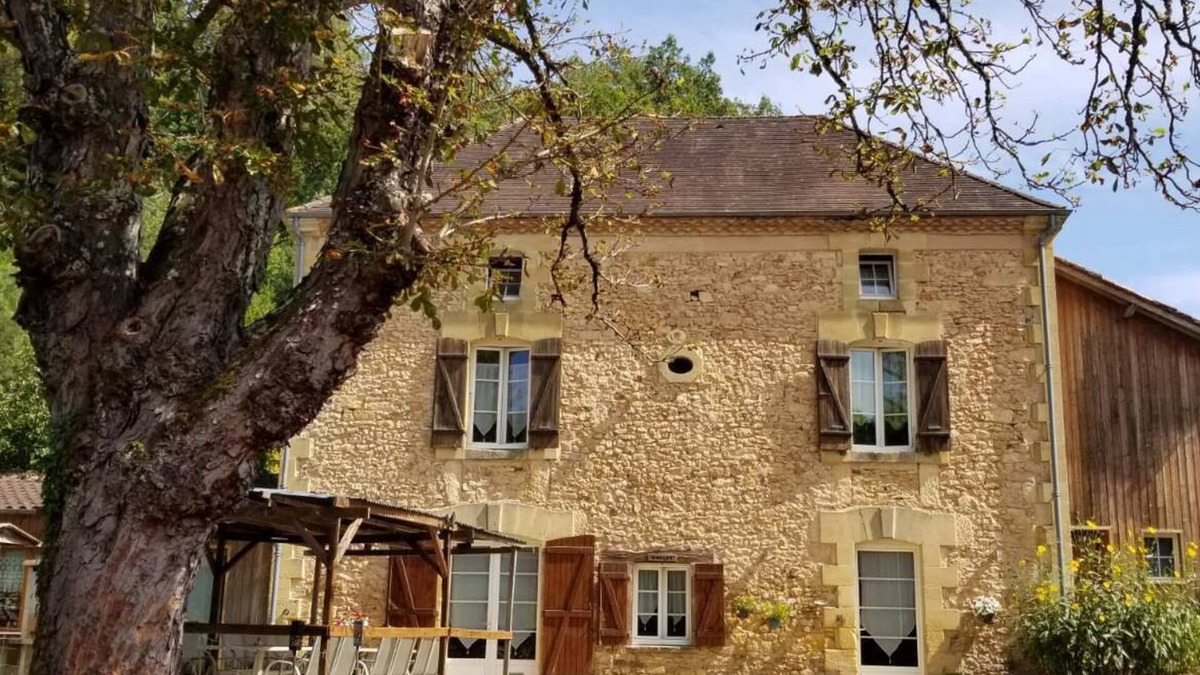 Larzac House | Gorgeous Watermill with Pool close to Dordogne’s stunning tourist attractions.