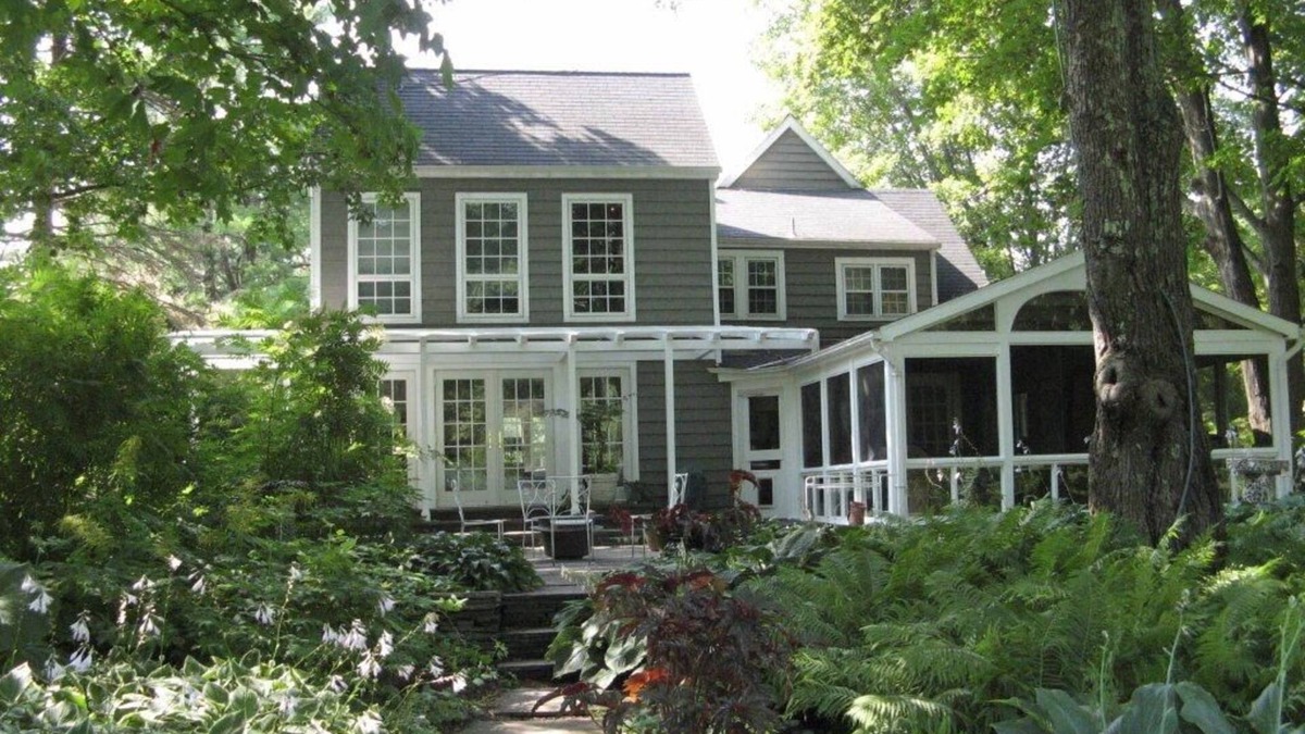 Bearsville House | Gorgeous Woodstock Designers Home heated pool and spectacular gardens