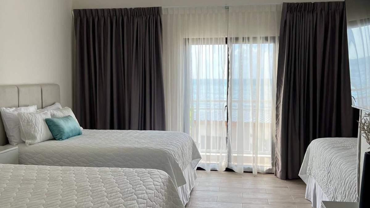 Sector 2 Hotel | Gorgeuos family room. Caribbean view in Paseo Park, parking, balcony, netflix