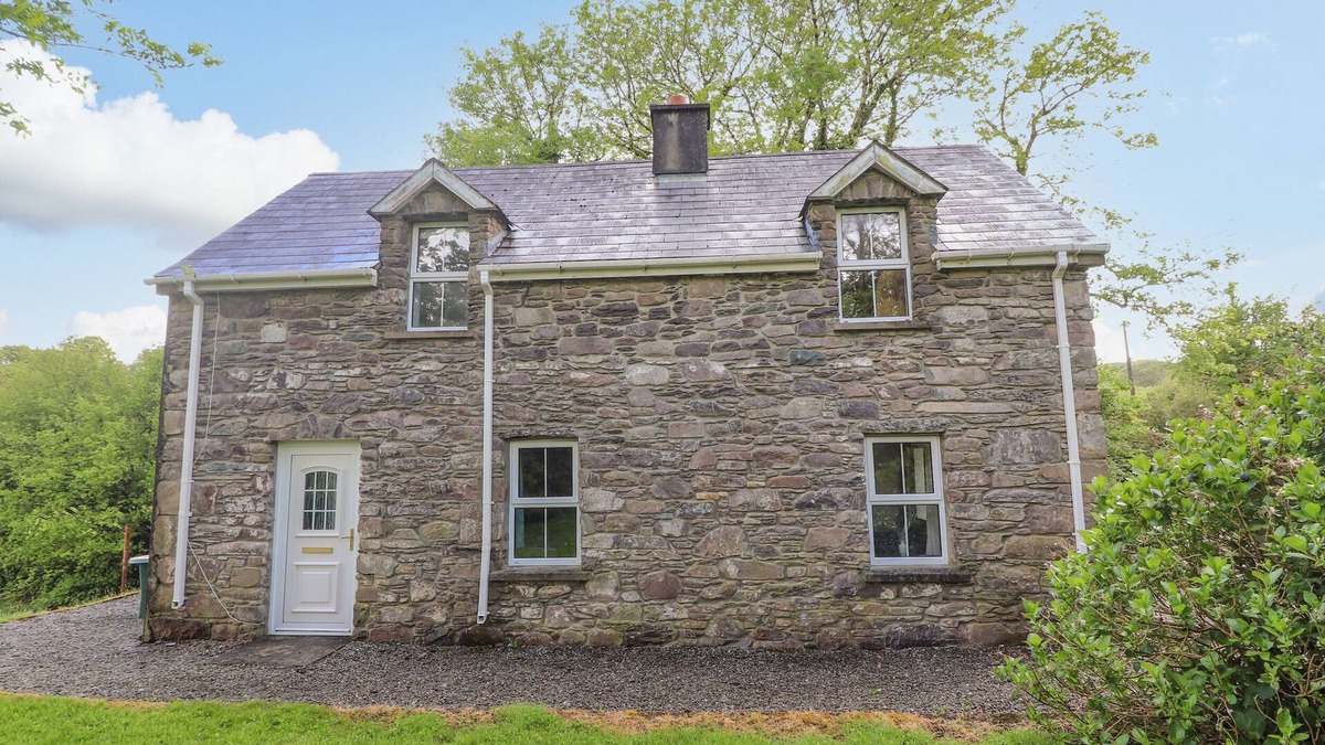 Tahilla Cottage | GORTAGOWN COTTAGE, family friendly in Sneem, County Kerry