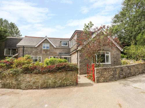 Moelfre House | Gorwel