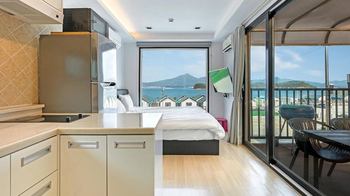 Goseong House | Goseong Bluewhale Glamping