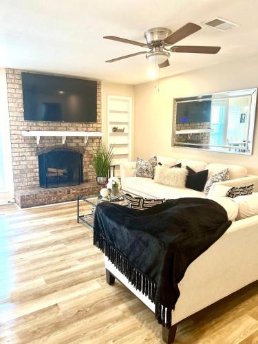 Gracewood House | Goshen Golf Stay Peaceful 4BR Retreat Near Courses