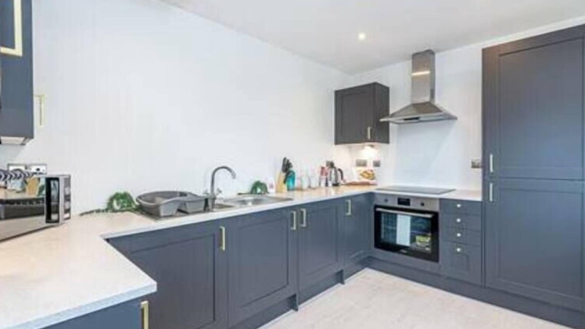 Heswall Apartment | Gospel Heights Top Floor Two Bed