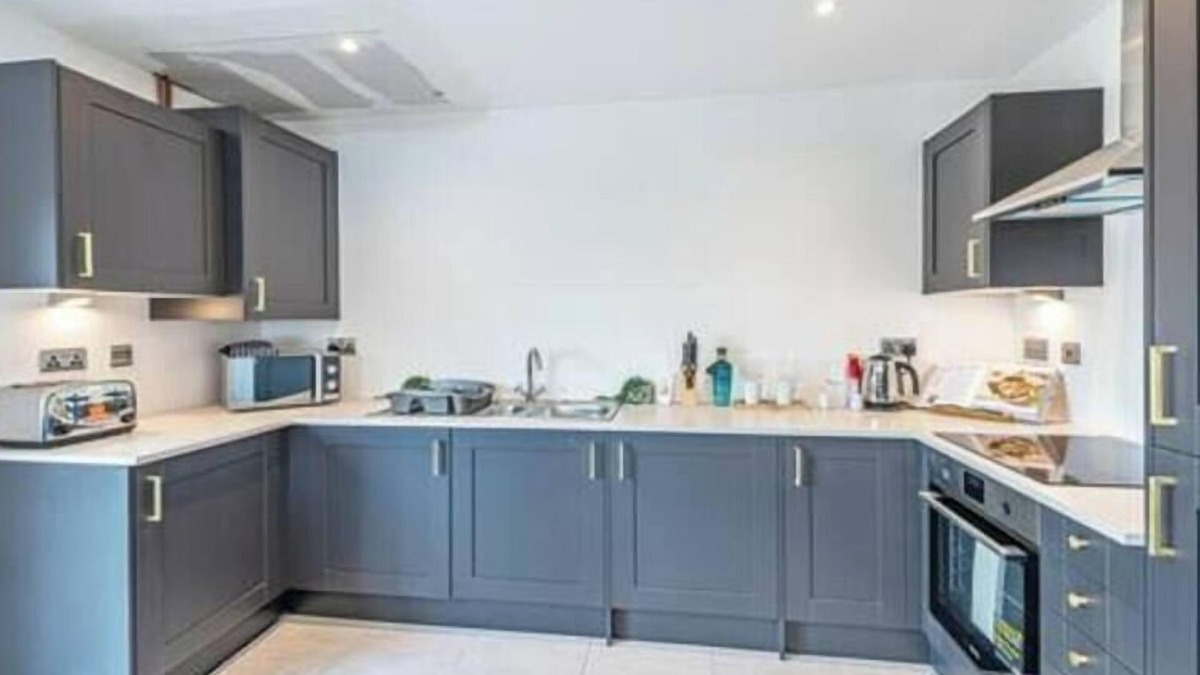 Heswall Apartment | Gospel Heights Top Floor 1 Bed