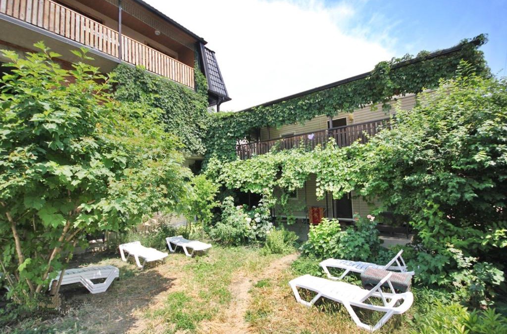Arkhipo-Osipovka House | Gostievoi dvorik na Rabochey 20