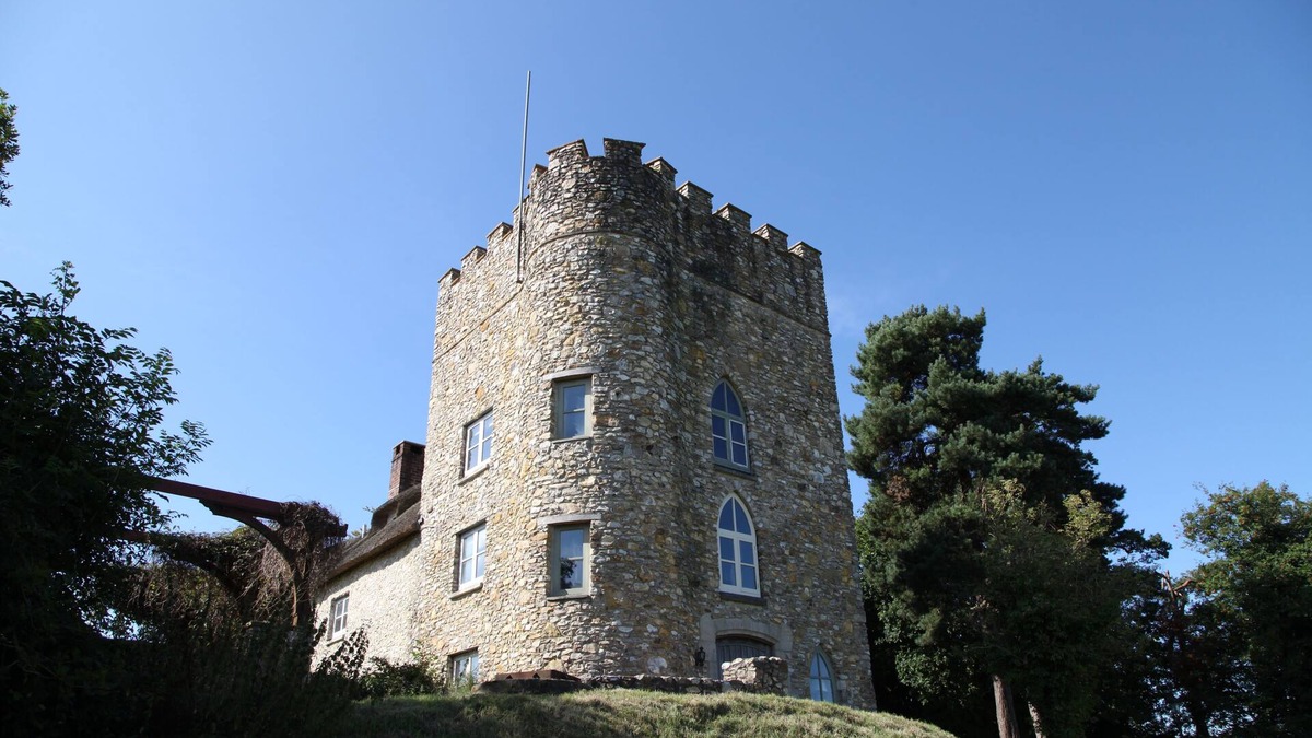 Honiton Other | GOTHIC FOLLY, Sleeps 16, Indoor Heated Pool, Hot Tub, Jurassic Coast East Devon