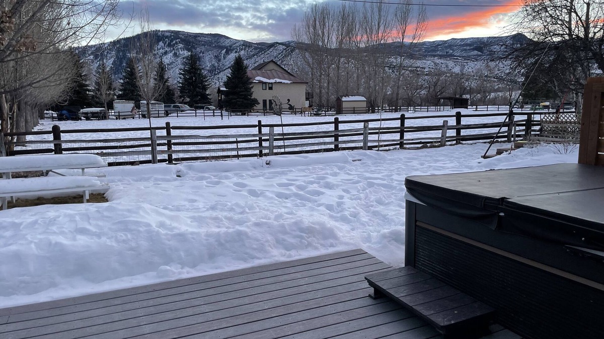 Basalt House | Gourmet Farmhouse views and Comfort in Willits, Co with Hot tub close to skiing