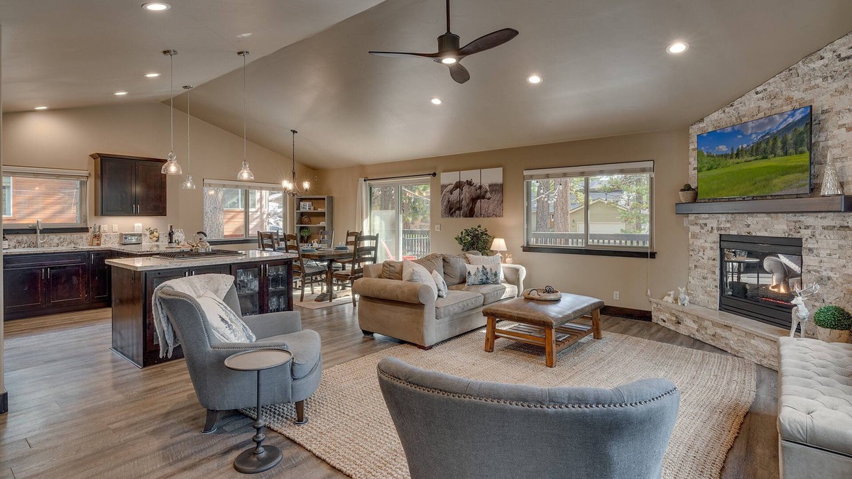 Montgomery Estates House | Gourmet Kitchen, 8 Mins to Heavenly/Beaches/Casinos, Grill, Wifi: Tree Top Lodge