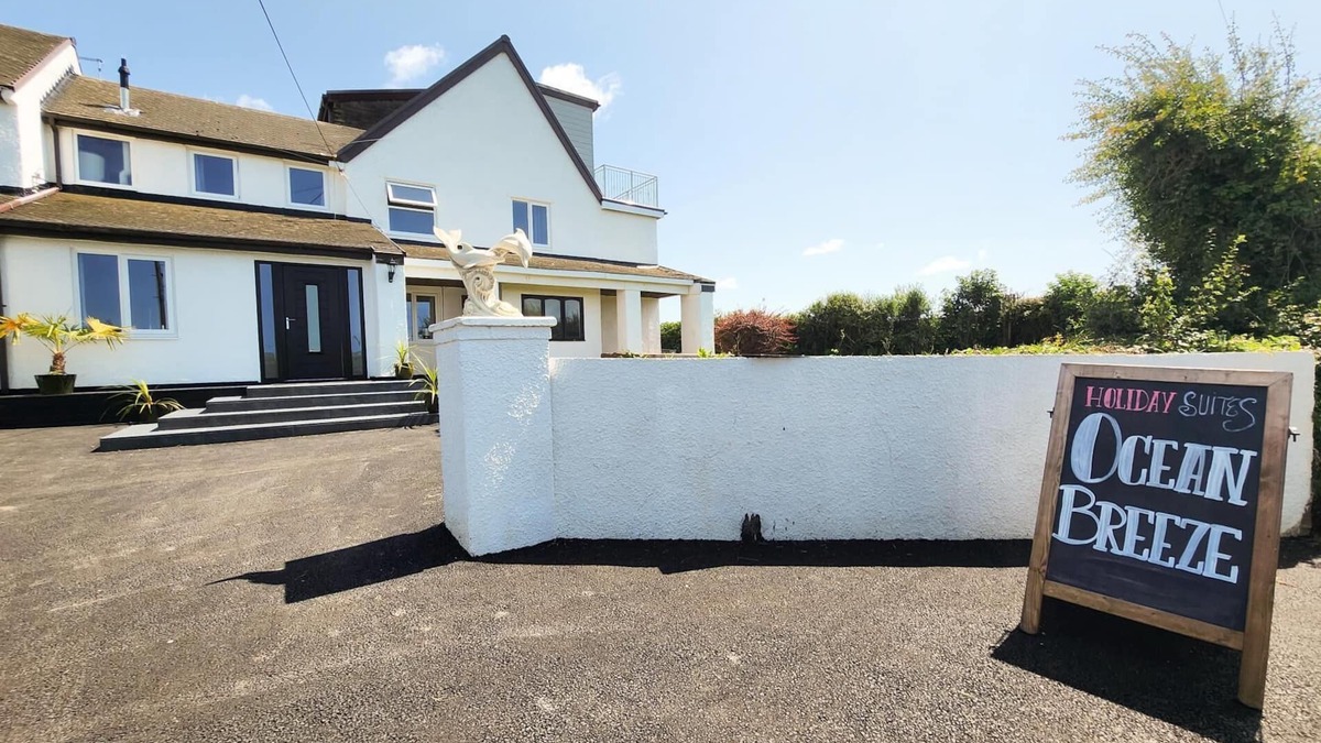 Port-Eynon Apartment | Gower Hideaway - 3 Bed Apartment - Ocean Breeze