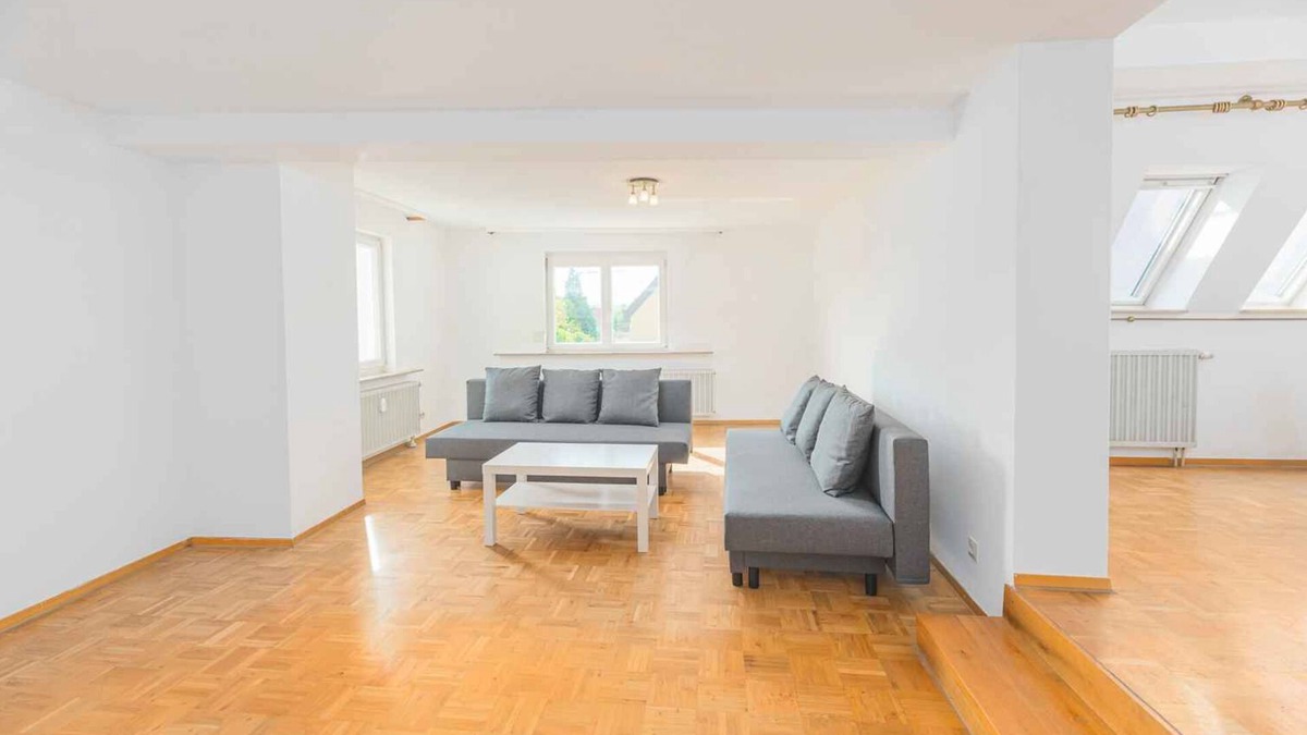 Goeppingen Apartment | Gp01 - Geräumiges Apartment in Göppingen, 100qm, 4 Zimmer, Max. 8 Personen