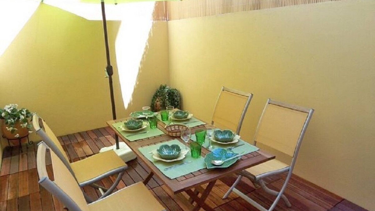 Lisbon Old Town Apartment | Graça Terrace