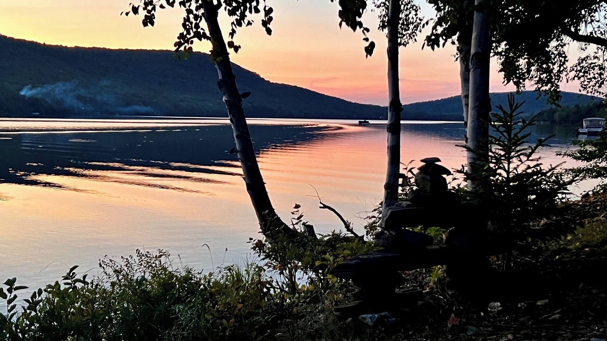 Madawaska County Cabin | Grandview on the lake-Private Cabin nestled in the mountains on a 300 acre lake.