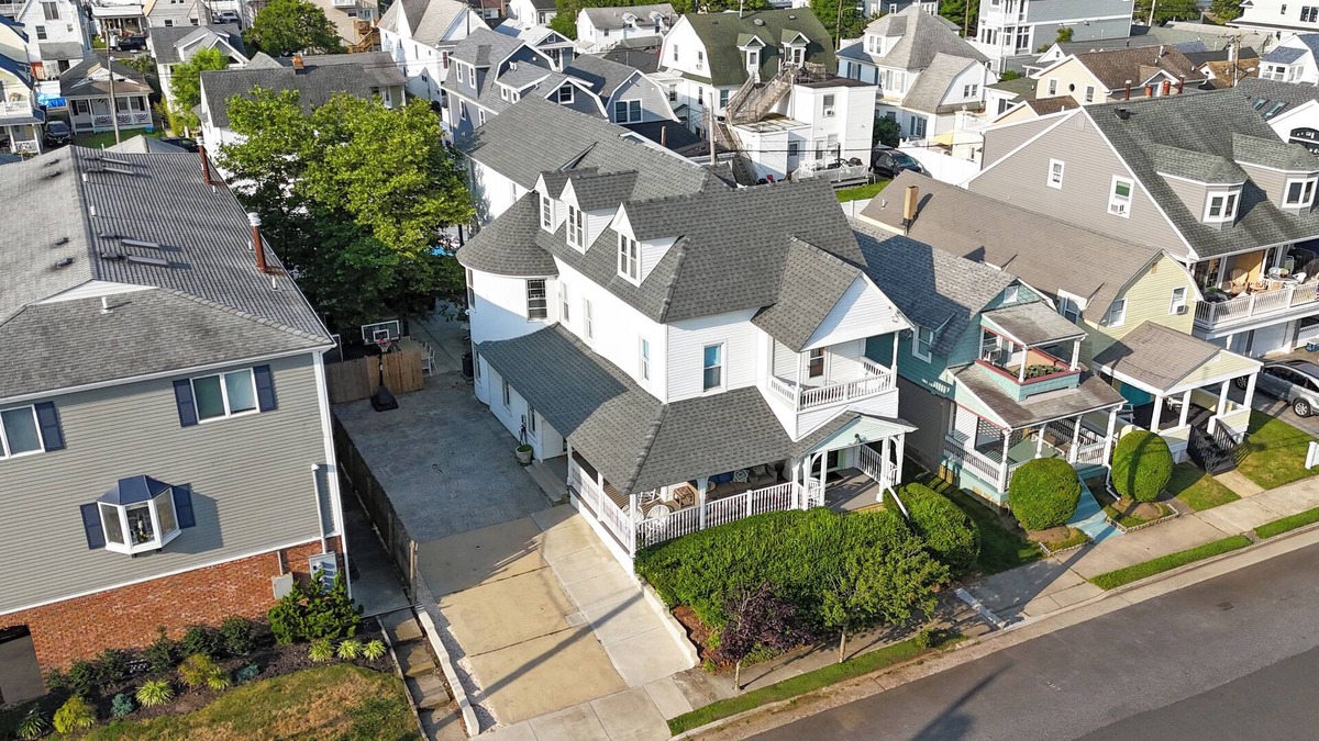 Bradley Beach House | Grace by the Sea (Whole House)