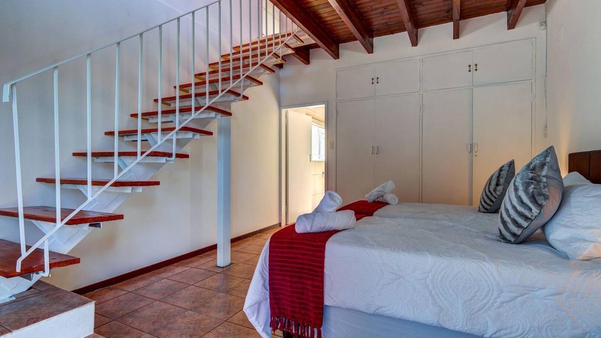 Kempton Park Bed & Breakfast | Grace Guesthouse & Tour is 10 min from OR Tambo Intern. Airport in Johannesburg
