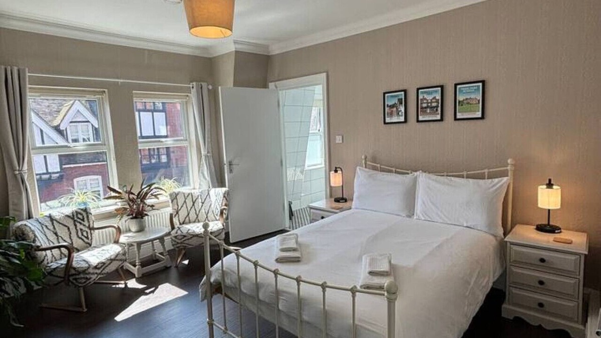 Tring Apartment | Grace's Guesthouse The Suite