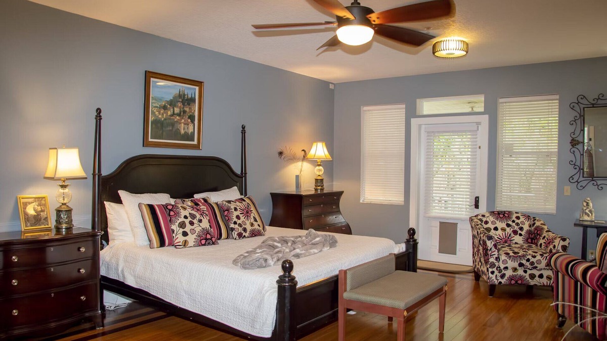 Oakland Apartment | Grace Suite in Central Florida's Historic Gem & wedding venue- The Oakland Manor House