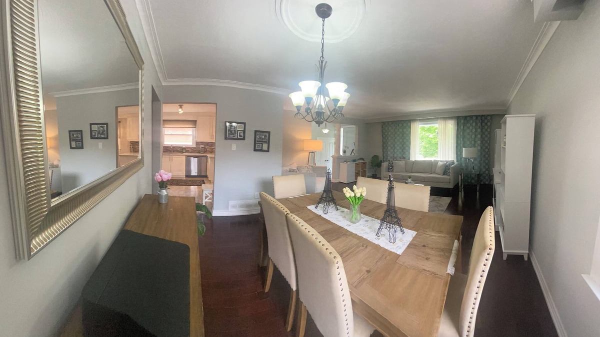 Richview House | Graceful 2 bedroom home in the heart of Etobicoke.