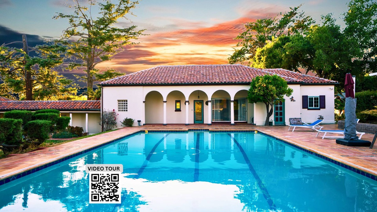 East Foothills House | Gracious Garden Suite Heated Pool + Jacuzzi