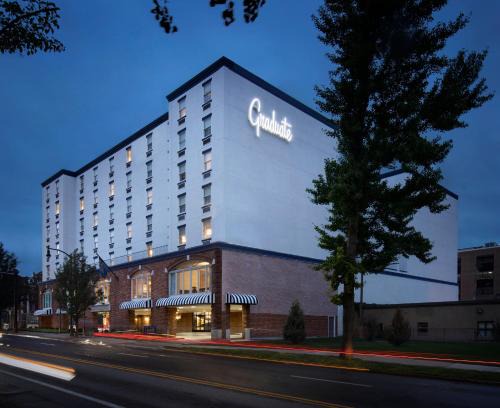 State College Hotel | Graduate by Hilton State College