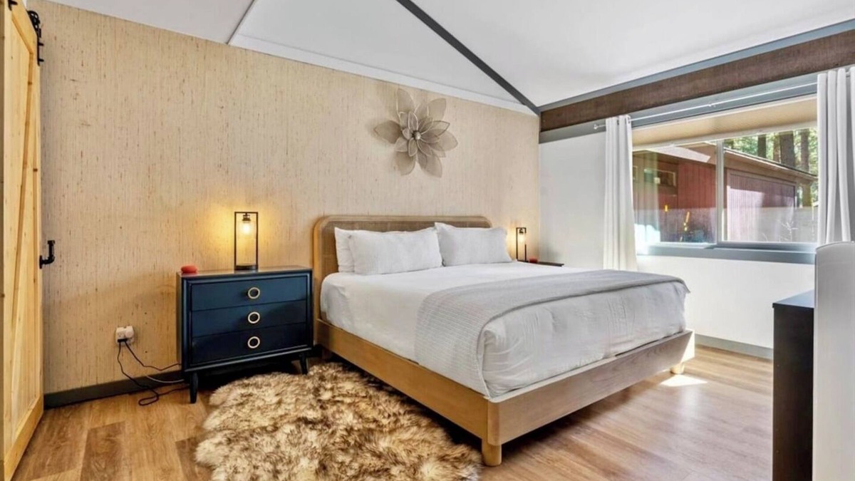 Graeagle House | Graeagle Meadows Luxury Pet Friendly Modern A/C