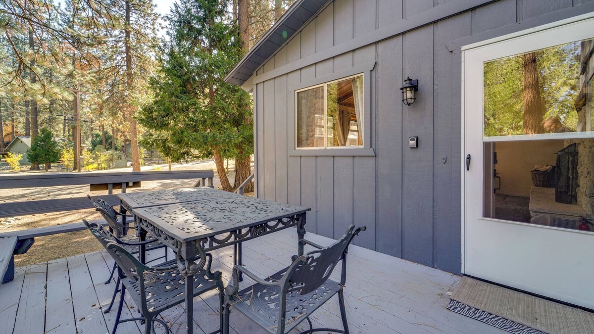 Graeagle Cottage | Graeagle Vacation Rental Cabin w/Game Room!