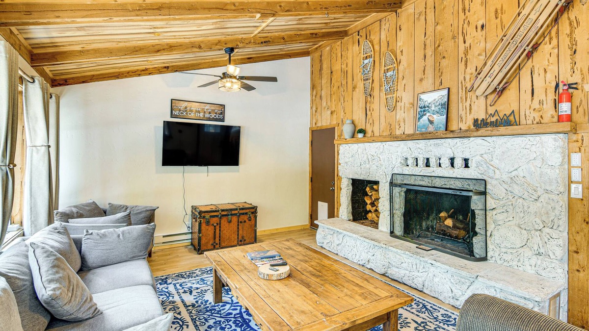 Graeagle Cabin | Graeagle Vacation Rental Cabin w/Game Room!