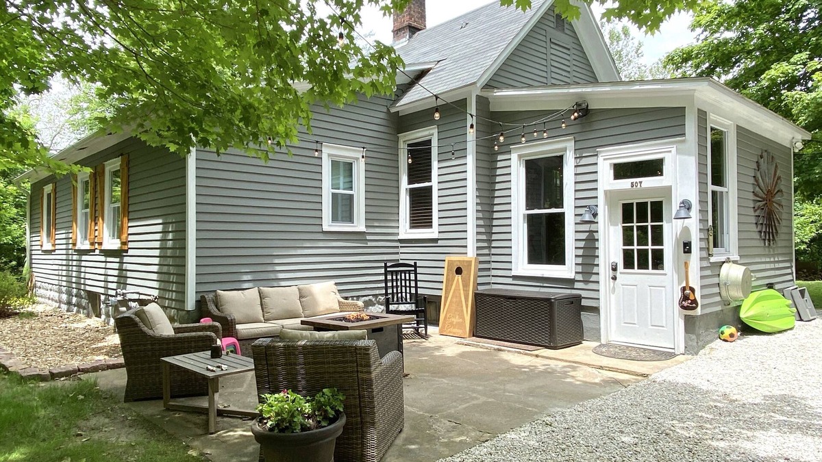 Grafton Cabin | Grafton Getaway-Cabin on 2 wooded acres just 1/2 mile from Main Street