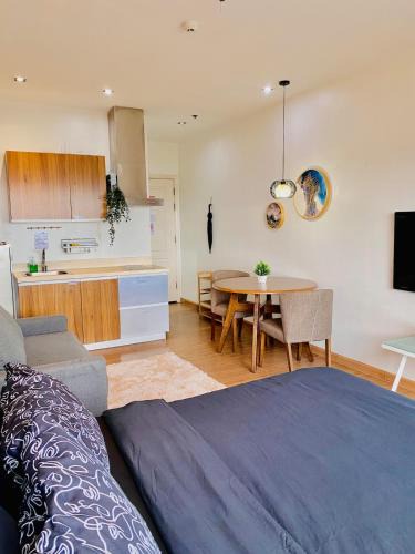 Downtown Apartment | Gramercy Studio Unit- Rockwell View