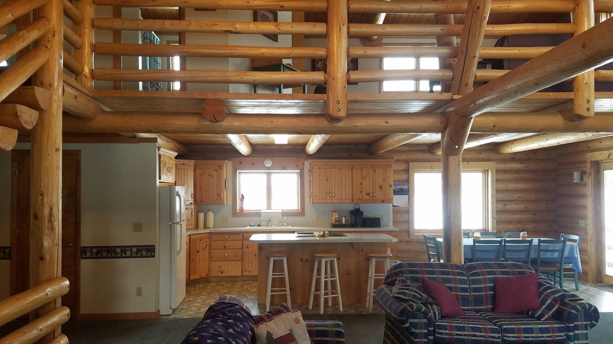 North Logan Cabin | Grammy's Log Cabin Mountain Views