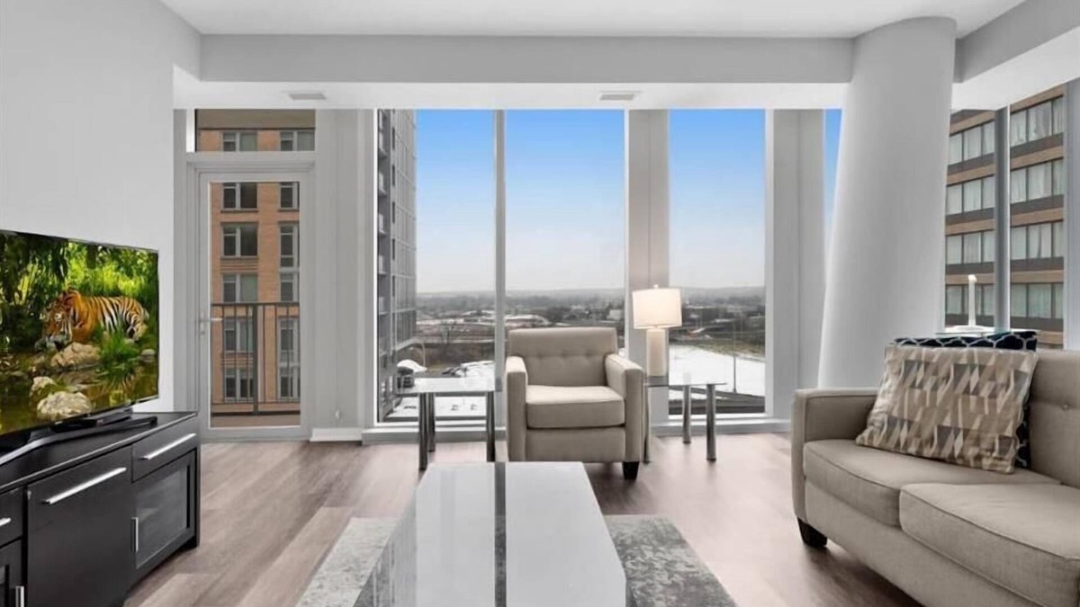 Crystal City Apartment | Grand 2 Bed Apartment w Balcony | Crystal City Arlington | by GLS