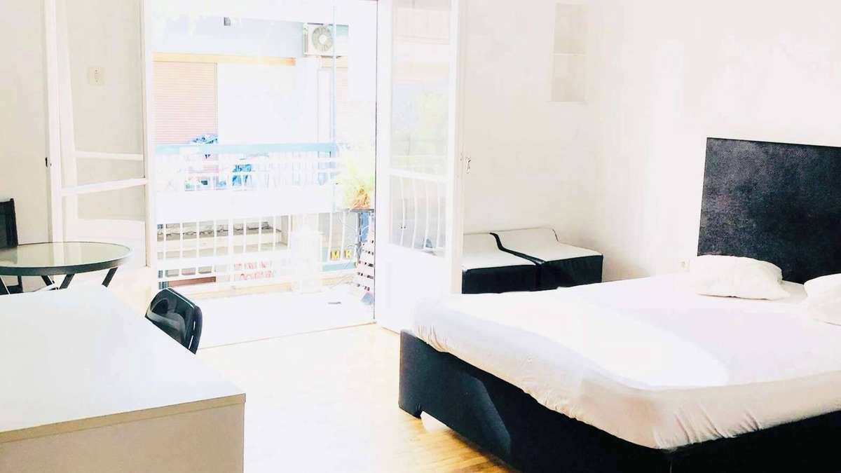 Kypseli Apartment | Grand 4 Bd Flat with Classical Touches in Kipseli