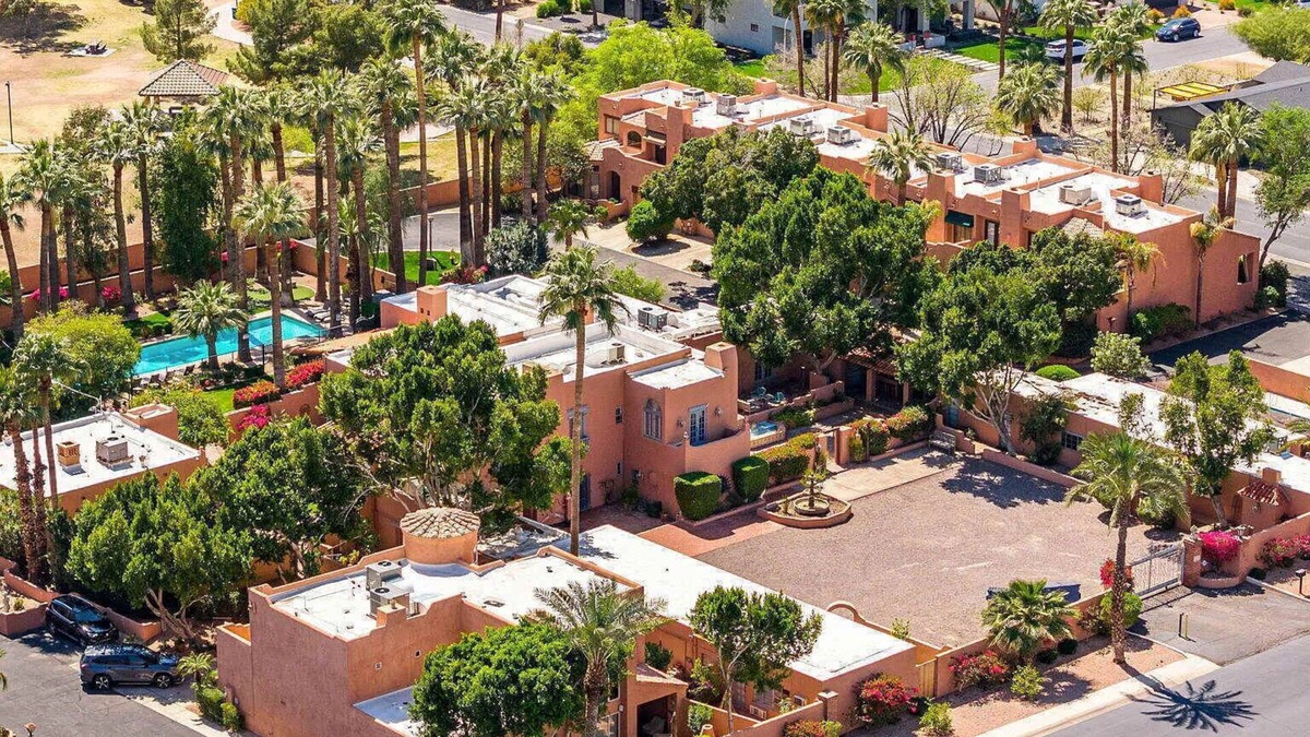 Arcadia Lite House | Grand Adobe - 28 Guests, 11 Bedrooms, Heated Pool