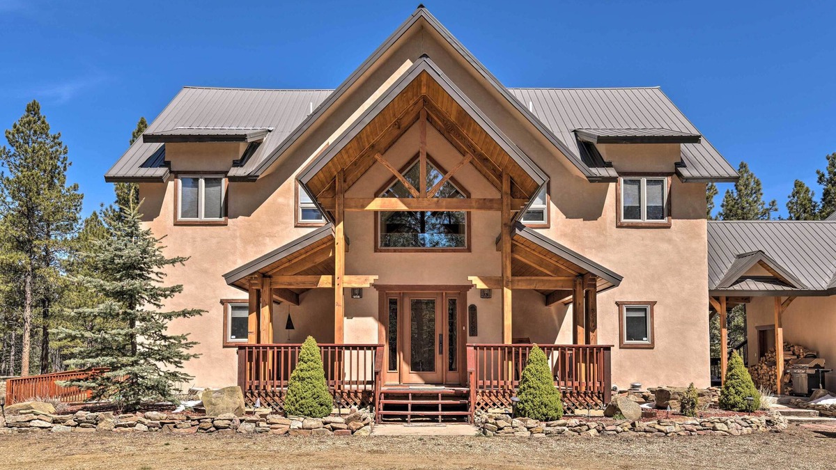 Angel Fire House | Grand Angel Fire Retreat w/Hot Tub & Fire Pit!