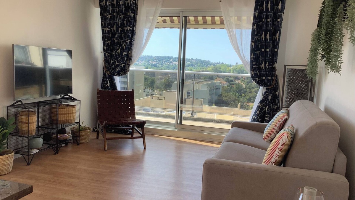Saint-Germain-en-Laye Apartment | Grand Appartement Idéal Télé-travail à 25 min de Paris-défense