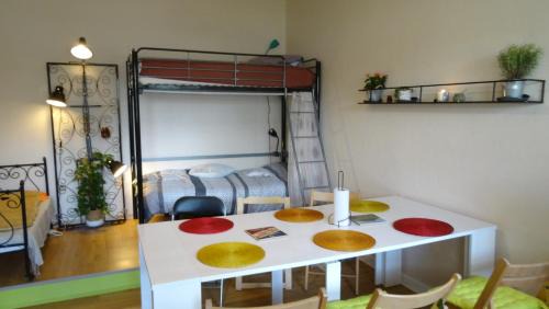 Moulins Apartment | Grand appart rez de chaussée