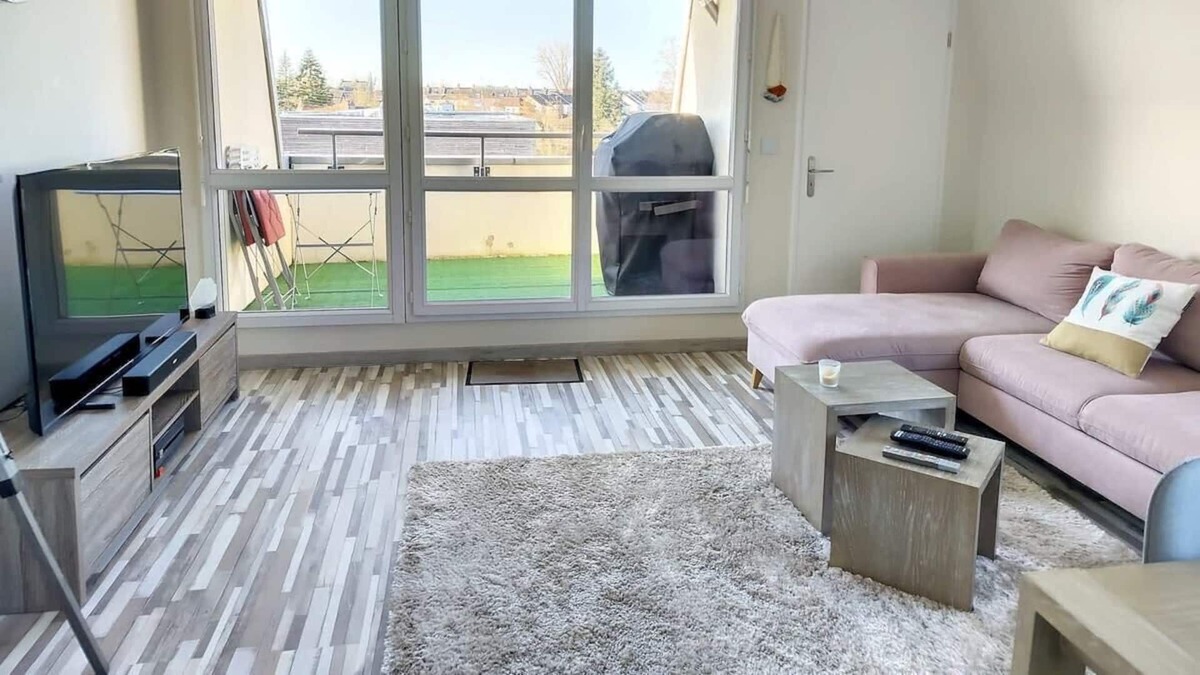 Amiens Apartment | Grand Appart terrasse parking spacieux wifi 4pers