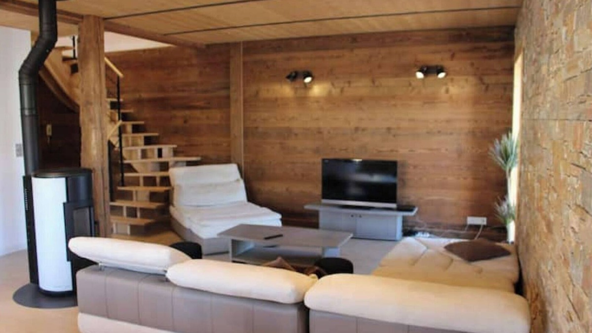 Orchamps-Vennes House | Grand Appartement Avec Loggia