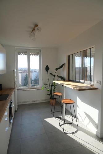 Cusset Apartment | Grand appartement 80m² - Suite parentale