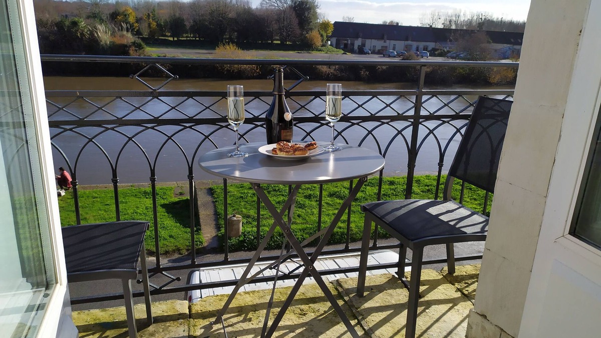 Redon Apartment | Grand Appartement de Charme sur la Rivière