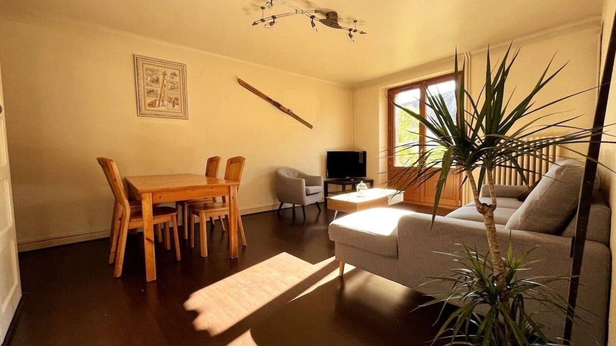 Annemasse-les Voirons-Agglomeration Apartment | Grand Appartement des Marmottons