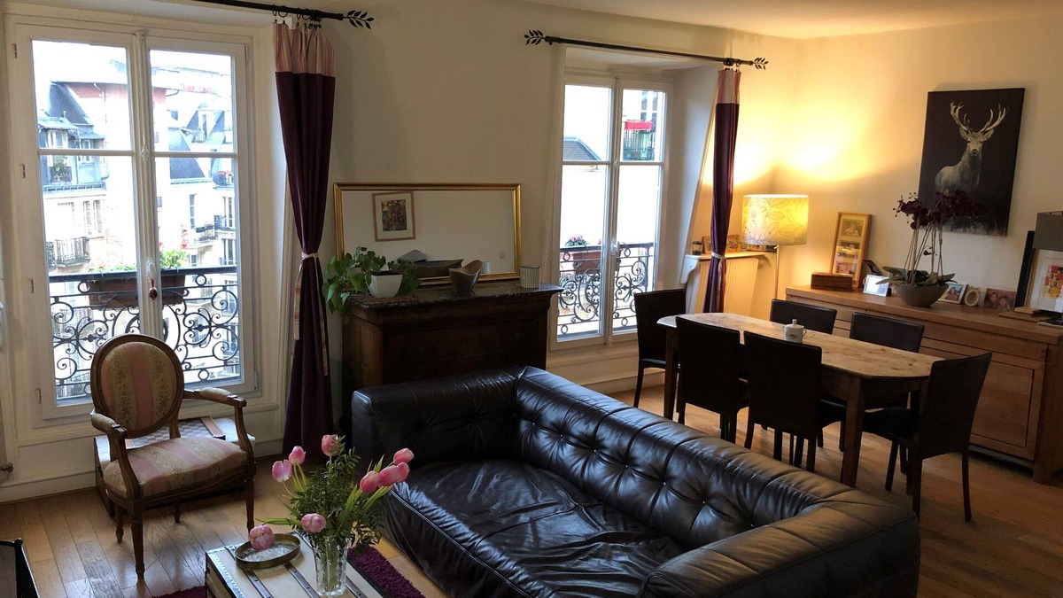 Quartier des Grandes-Carrieres Apartment | Grand Appartement Près de Montmartre, vue sur les Toits, Idéal Familles