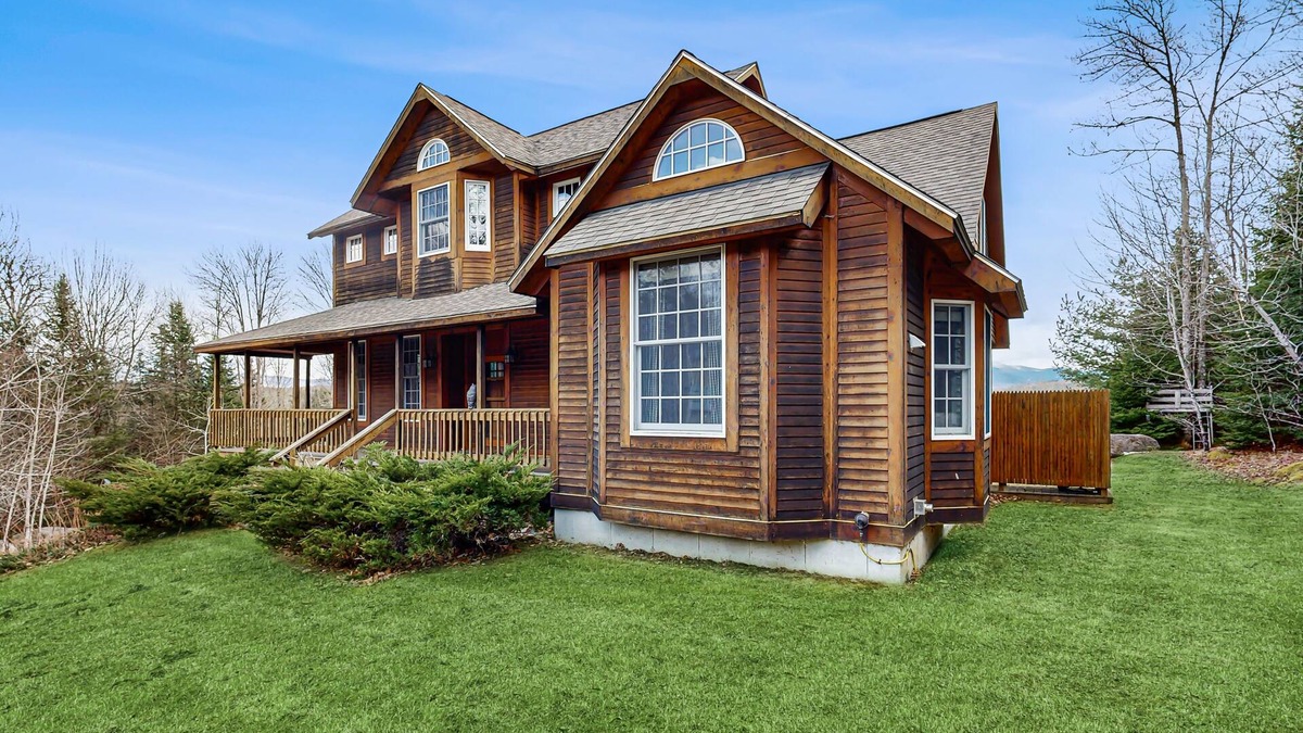 Bethlehem House | Grand cabin with gorgeous views - perfect for big families
