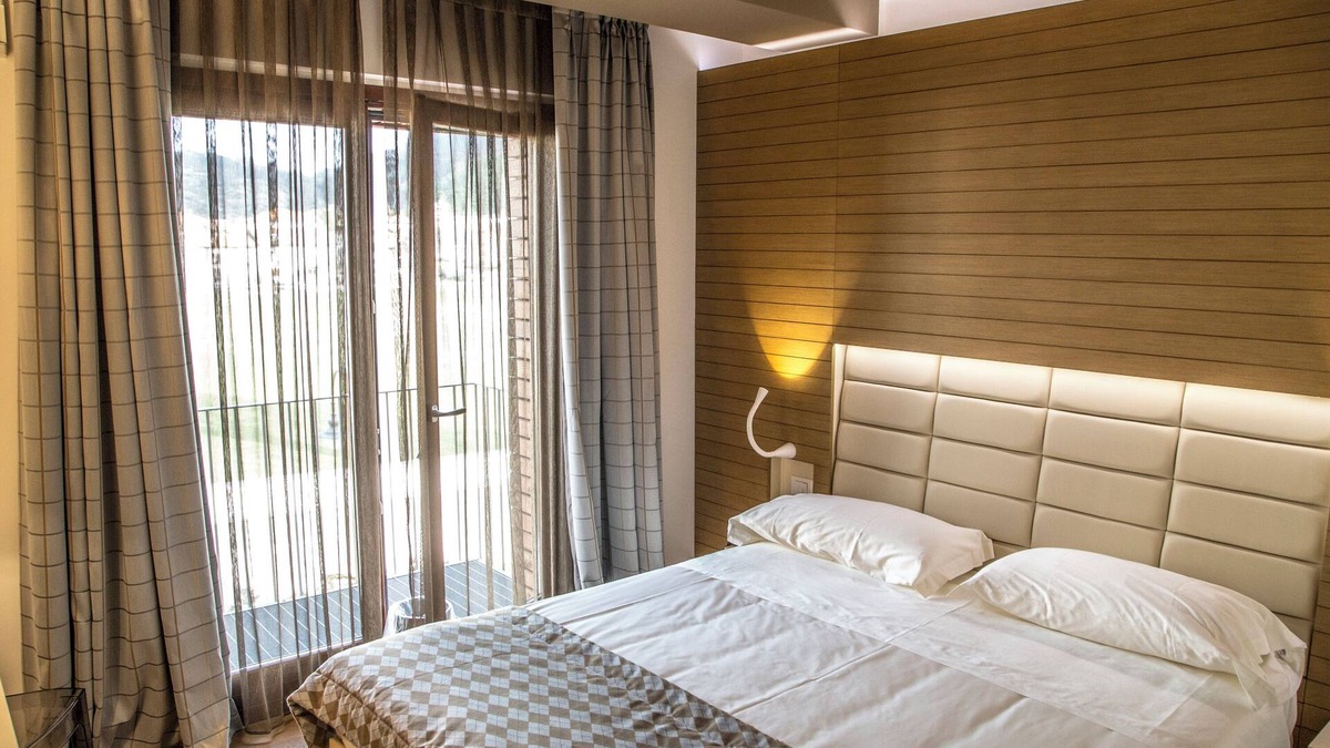 Rocca di Mezzo Hotel | Grand Chalet delle Rocche