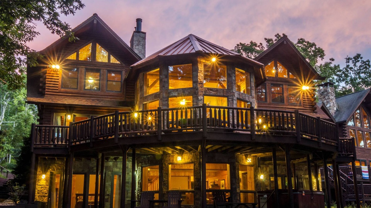 Thayerville House | Grand Chestnut Lodge | Lakefront w/Game Room, Hot Tub & Dock!