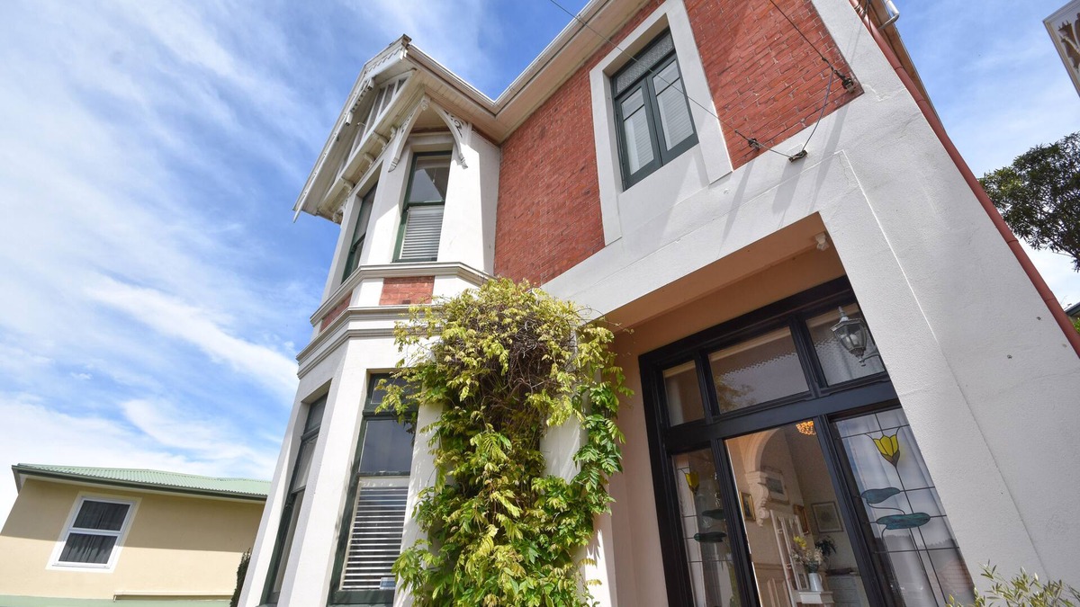 Dunedin City Centre House | Grand City Residence
