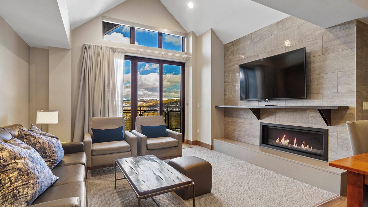 Boulder Ridge Condo | Grand Colorado on Peak 8 2 Bedroom ski-in/out