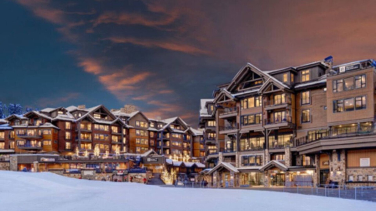 Peak 8 Resort | Grand Colorado - Slopeside Condo at the Base of Peak 8